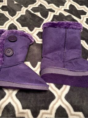 Kids Purple Button Faux-Suede Winter Boots